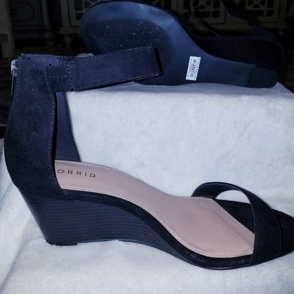 Shoes - Picture 3 of 3